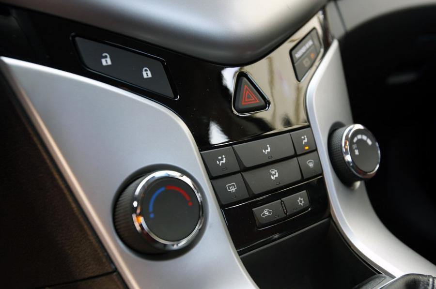  Chevrolet Cruze Eco 2011 года  (фото 15 из 47)